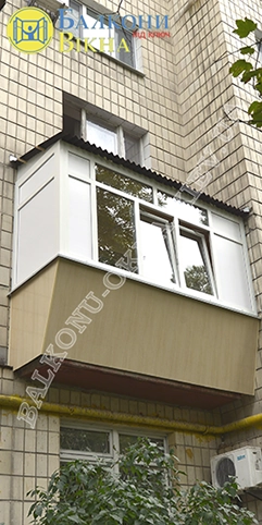 Дах на балконі